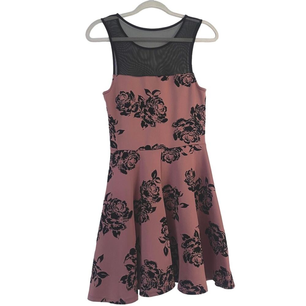 Trixxi JR mini dress Siz M. Plum/black velvet print. Black mesh sweetheart Front